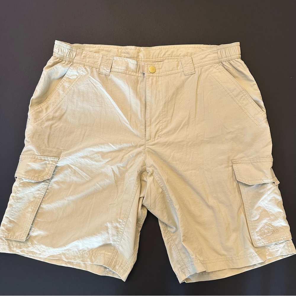 L.L. Bean Hiking Shorts Size L Elastic Button Waisted Camping Outdoor